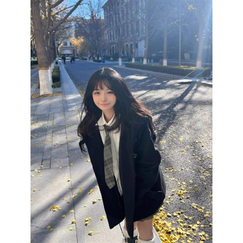 黑色牛角扣呢子大衣女连帽2025冬季新款韩系jk加厚小个子毛呢外套