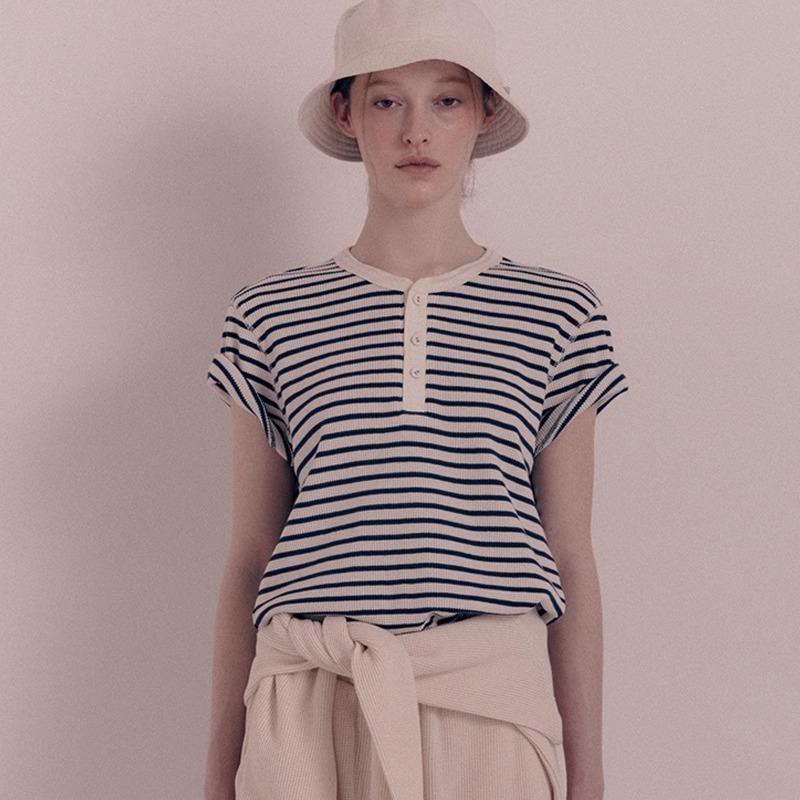搭休闲简约条纹短袖T女