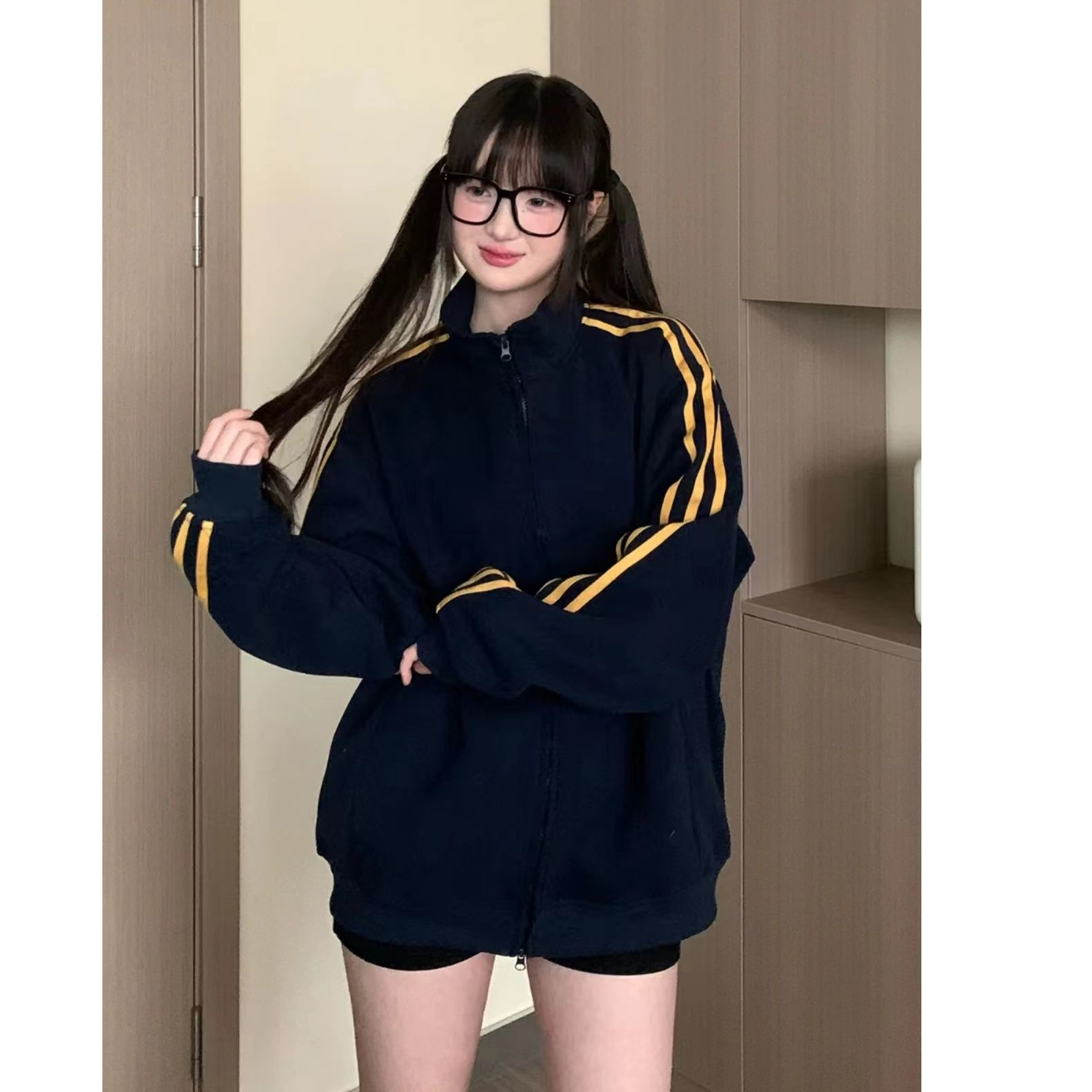 黑色卫衣外套女秋冬季2025年新款三条杠休闲超好看开衫初中生上衣