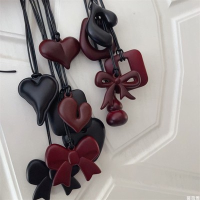 新中式设计感木质项链女款百搭锁骨链毛衣链长款吊坠饰品颈链酒壶