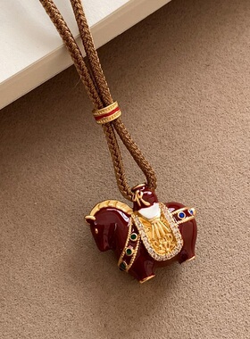 本命年红色滴釉小马吊坠项链女