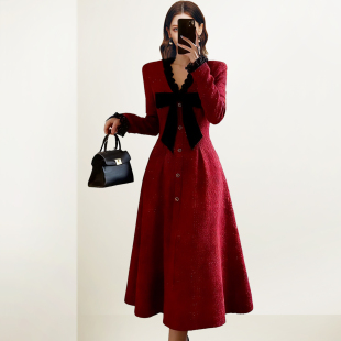 法式 新款 蝴蝶结打底内搭A字裙 2026春季 QOOEL新年红V领收腰连衣袖