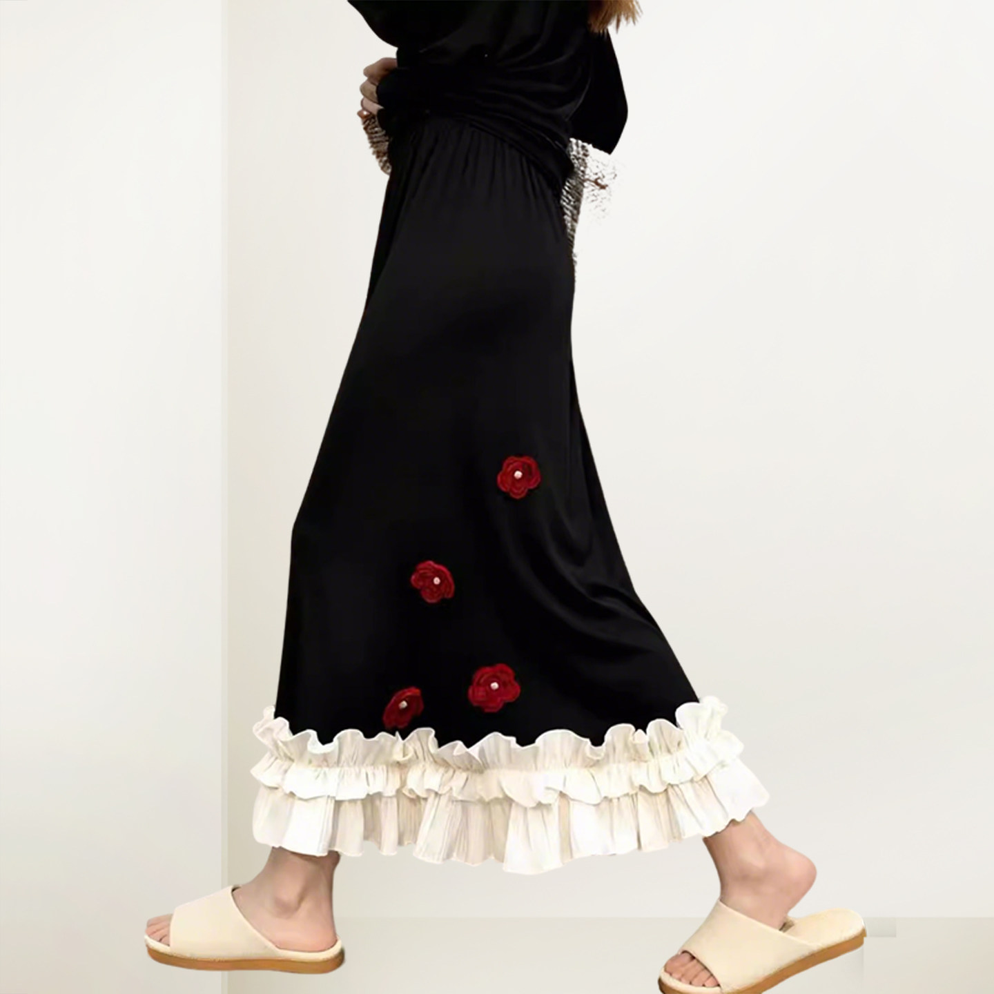 QOOEL黑底红花高腰半身裙2026春季新款设计感超好看撞色百搭半裙