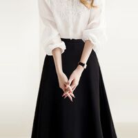 The new French chanel-style shirt for women in summer 2026, with gentle prints, is versatile and slimming. It's a trendy straight top that makes you look younger thumbnail 4