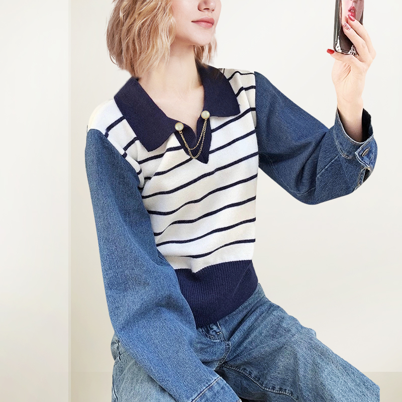 条纹减龄牛仔拼接针织衫女