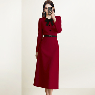 QOOEL气质名媛风红色蝴蝶结收腰连衣裙2026春季新款通勤A字裙长裙