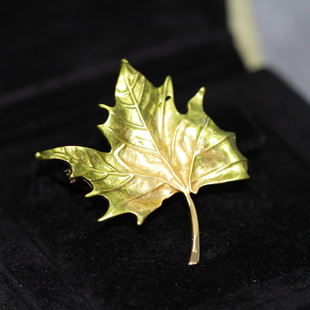 韩版日系简约气质滴油破落枫叶别针时尚植物树叶胸针男女
