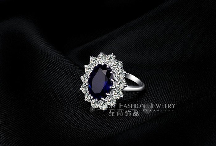 包邮奢华群镶钻石戒指仿真蓝水晶求婚王妃结婚钻戒女韩版时尚