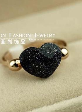 蓝砂石闪亮金粉爱心戒指