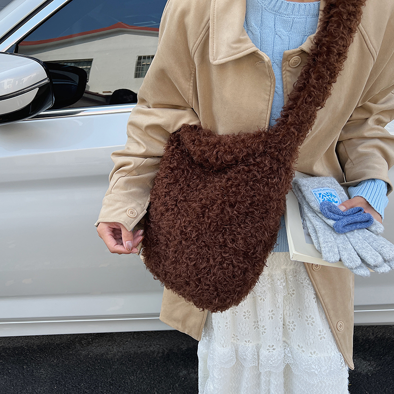 2025秋冬新款毛毛绒包大容量