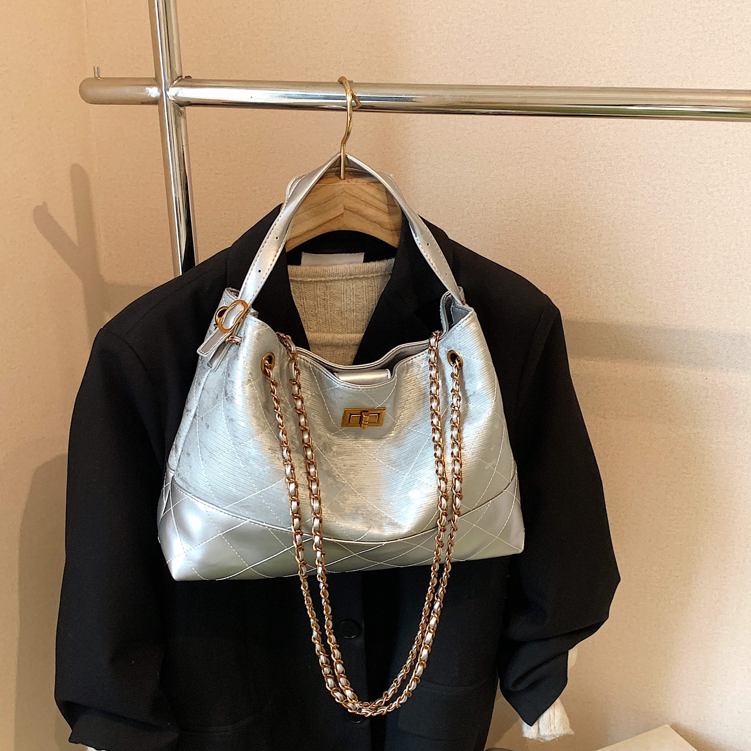 复古菱格大容量托特水桶包