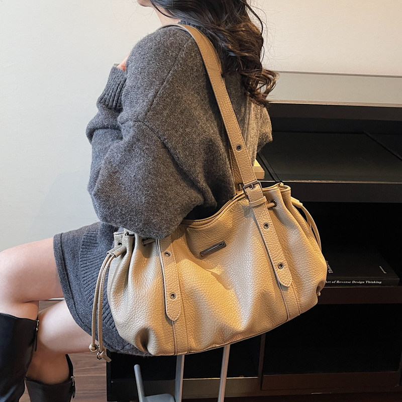 美式小众腋下机车包大容量托特包