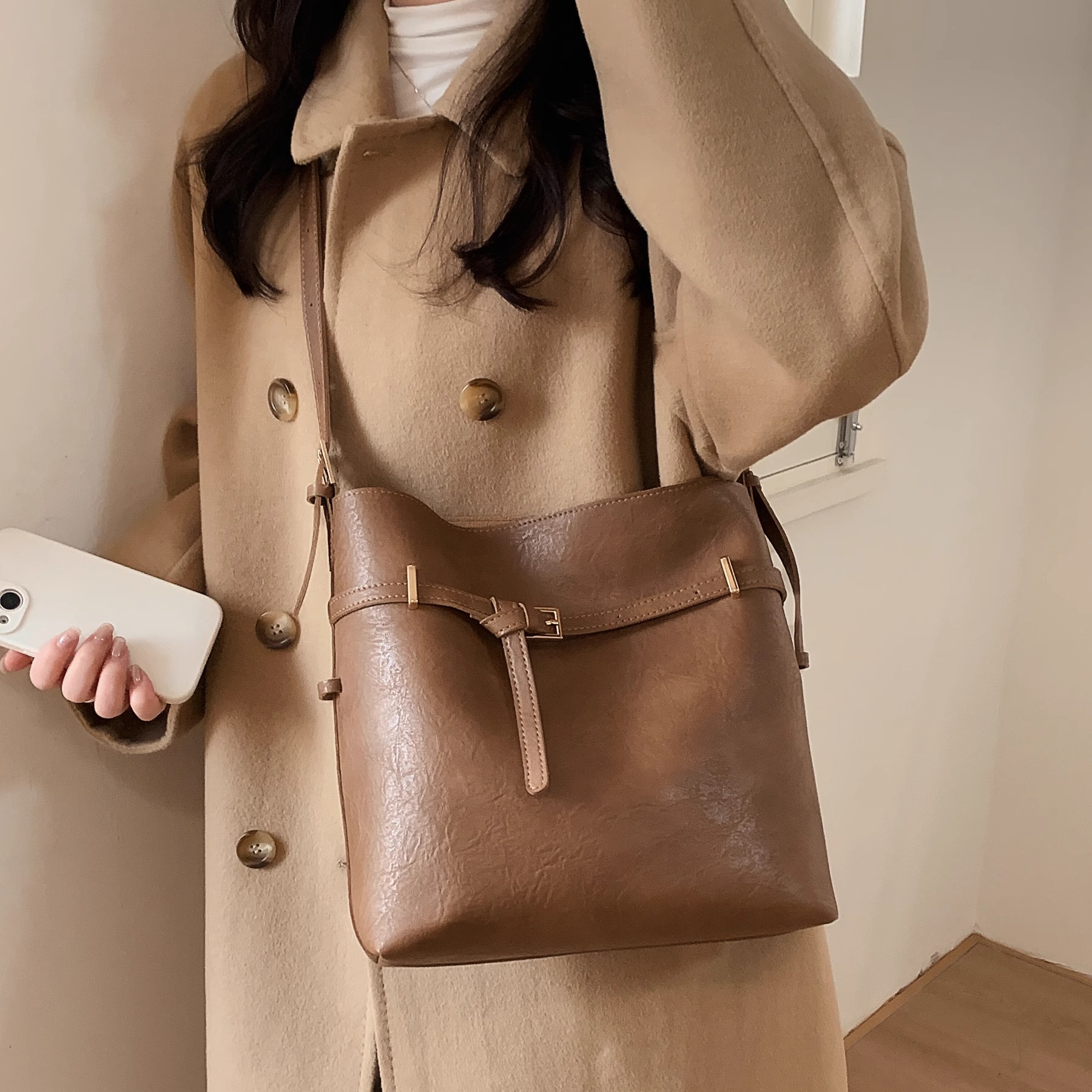 极简风小众复古大容量单肩水桶包