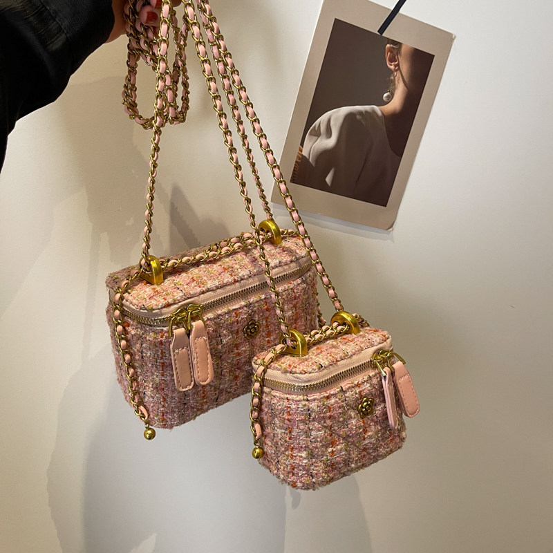 新款链条斜挎包迷你盒子包