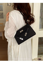 The high-end, light luxury and niche white handbag is a super popular single-shoulder crossbody Kelly bag for women in 2026 Spring/Summer thumbnail 3