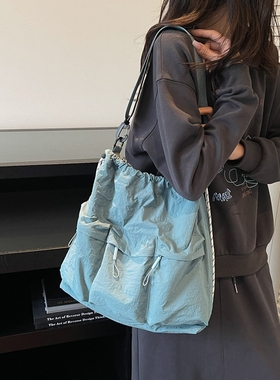 韩版轻便百搭手提单肩斜挎布包休闲简约通勤包女大容量学生上课包