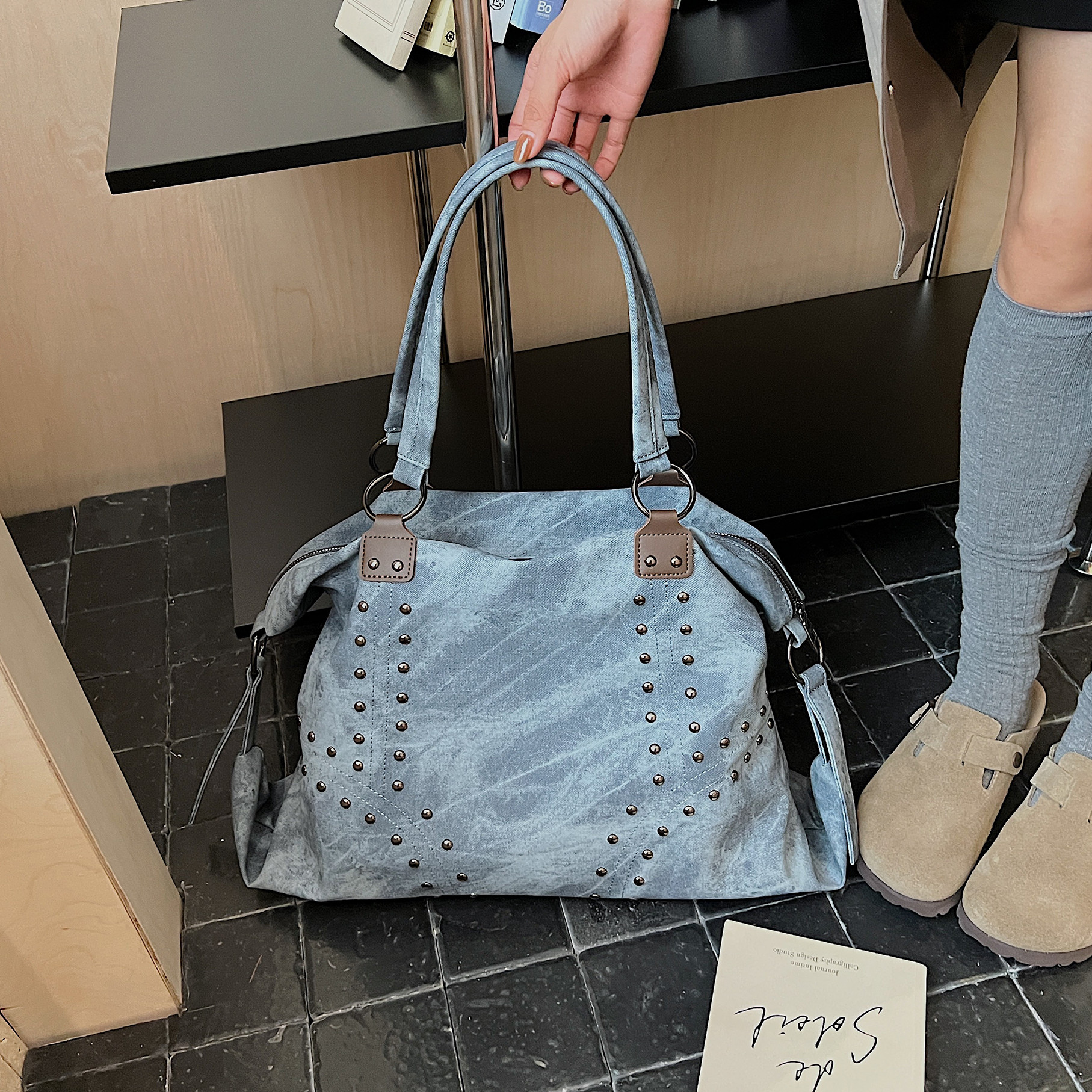 美式复古做旧铆钉托特包包女式2025新款超火大容量通勤单肩手提包