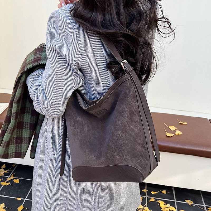 韩国chic复古磨砂通勤水桶包