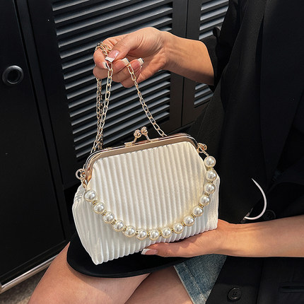 仙女洋气小包包女2024新款时尚斜挎包贝壳包高级感珍珠链条手提包