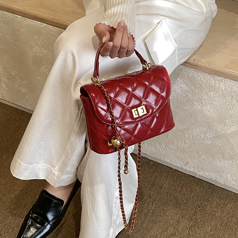 超火精致菱格链条小包包女2026春新款轻奢小众不撞款高级感斜挎包,箱包皮具/热销女包/男包,小方包,淘宝优惠券,粉丝福利购,淘宝优惠卷