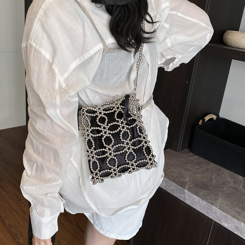 包女2025新款高级感斜挎手机包