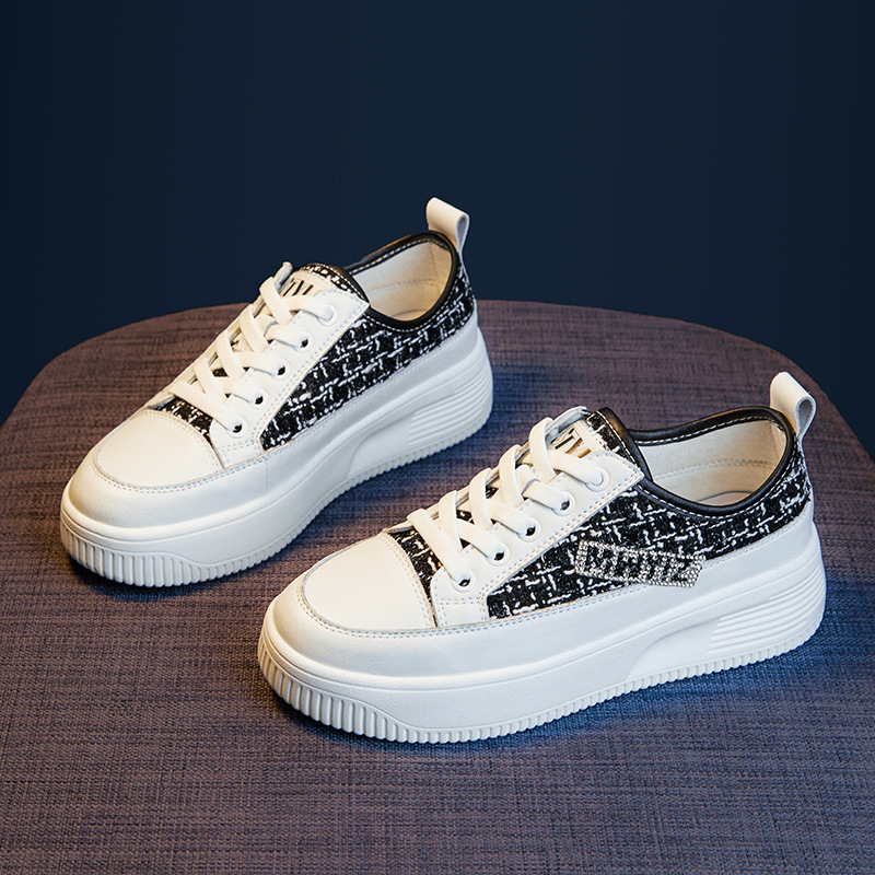 松糕底小白鞋2023春季新款大码女鞋百搭小香风休闲鞋厚底真皮单鞋属于什么档次？