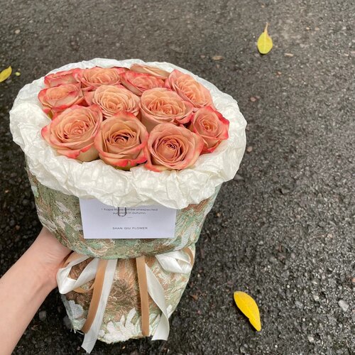 昆明速递鲜花花束送对象香槟