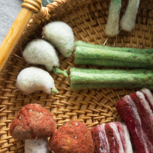 【YOU&ME】AFTERFLY原创可爱萌软仿真蔬菜羊毛毡拨开大蒜头胸针