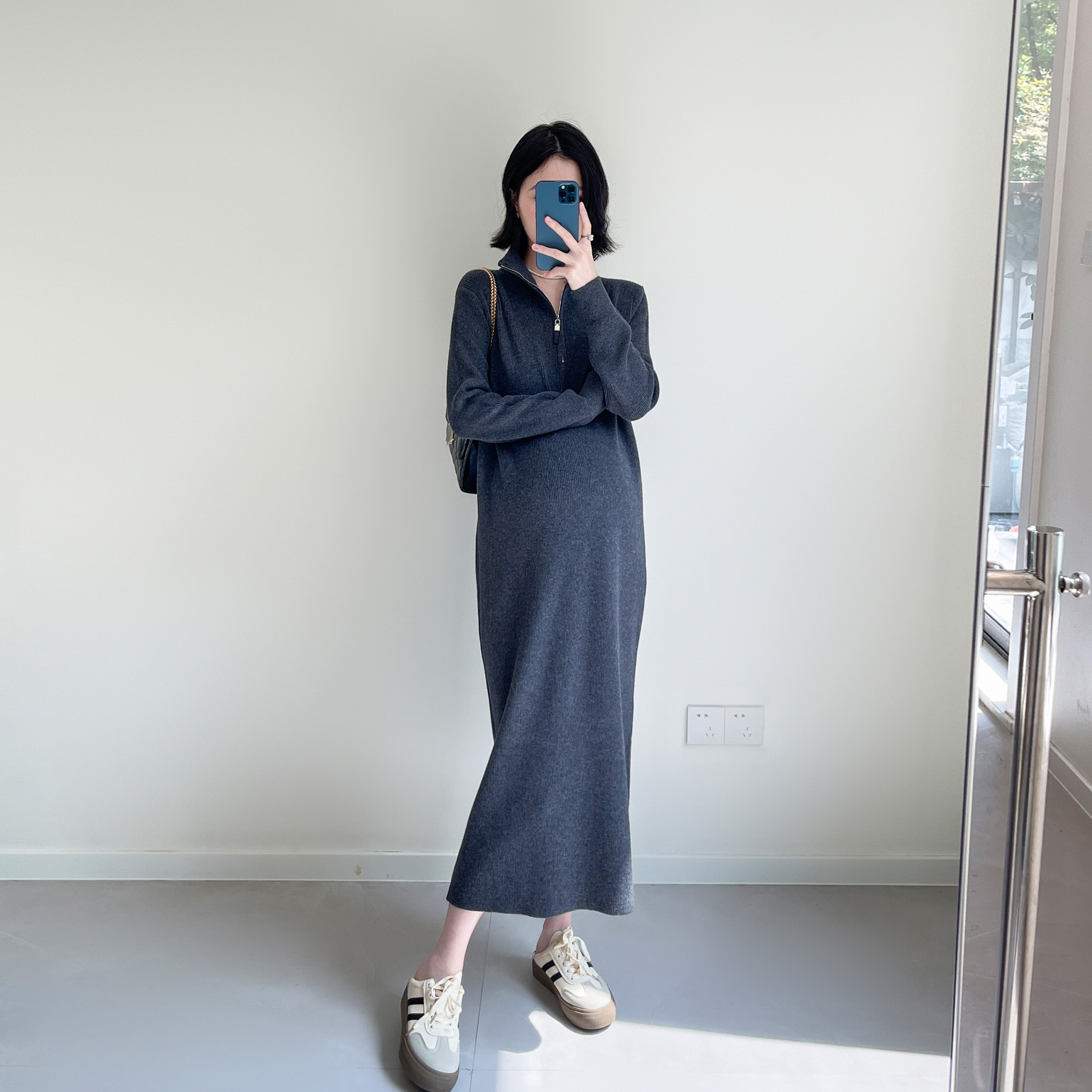 孕妇装连衣裙女宽松韩版拉链配大衣慵懒长款针织打底坑条毛衣裙
