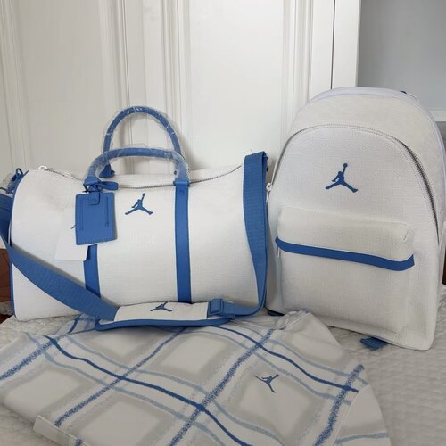 Jordan Monogram压花字母聚氨酯白蓝色JD2443026AD-003