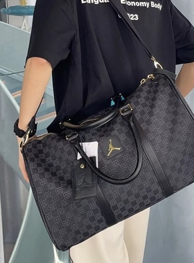 Jordan 棋盘格休闲 织物 老花包行李包水桶包 黑色FJ6787-011