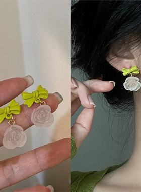 绿色蝴蝶结玫瑰花朵耳钉磨砂高级感小众设计耳环女耳夹无耳洞耳饰