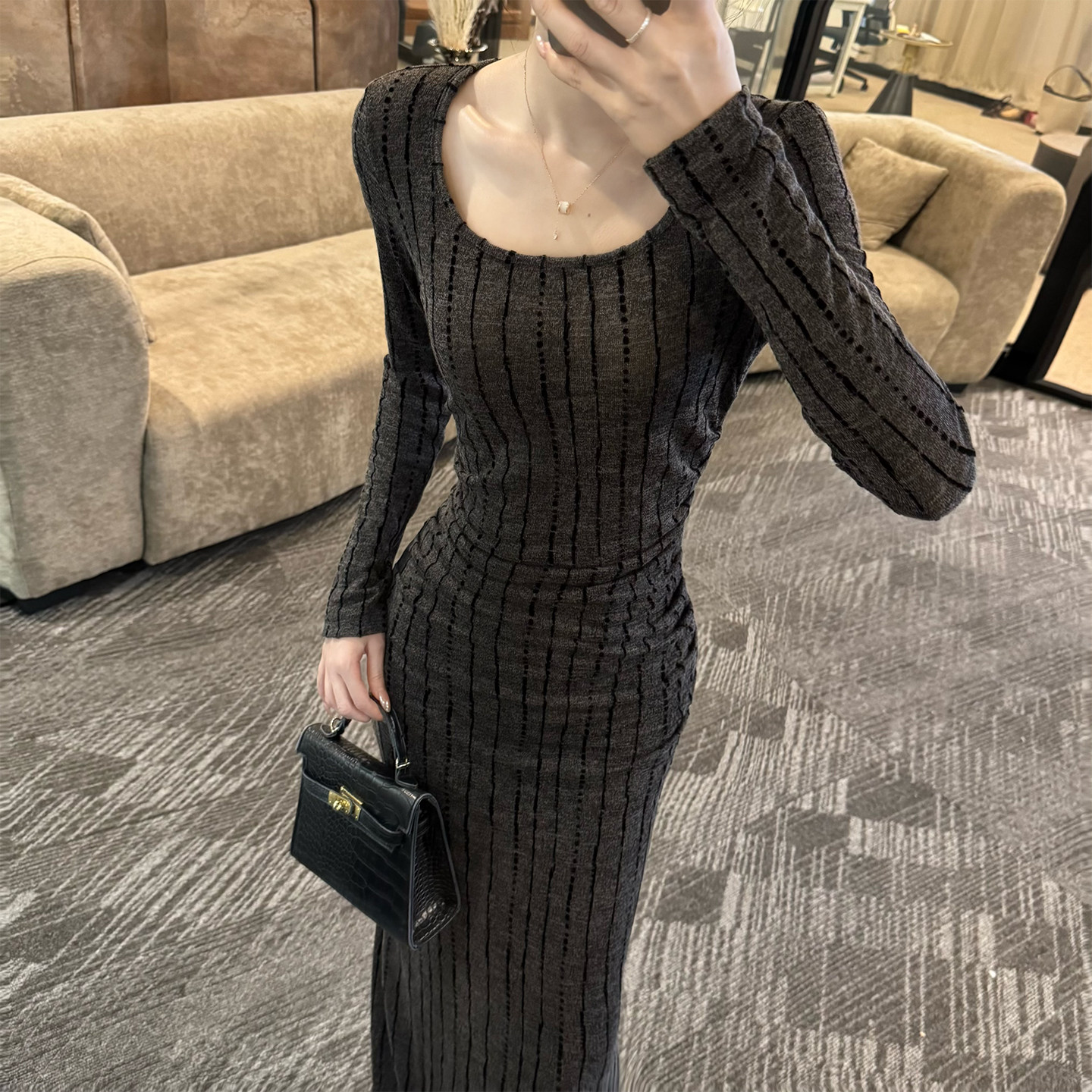 法式设计感琉璃灰竖条纹系列连衣裙女秋季新款修身收腰包臀长裙子