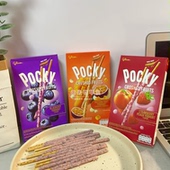 限定版 泰国pocky爆浆百香果蓝莓草莓酸奶涂层饼干儿童磨牙棒注心