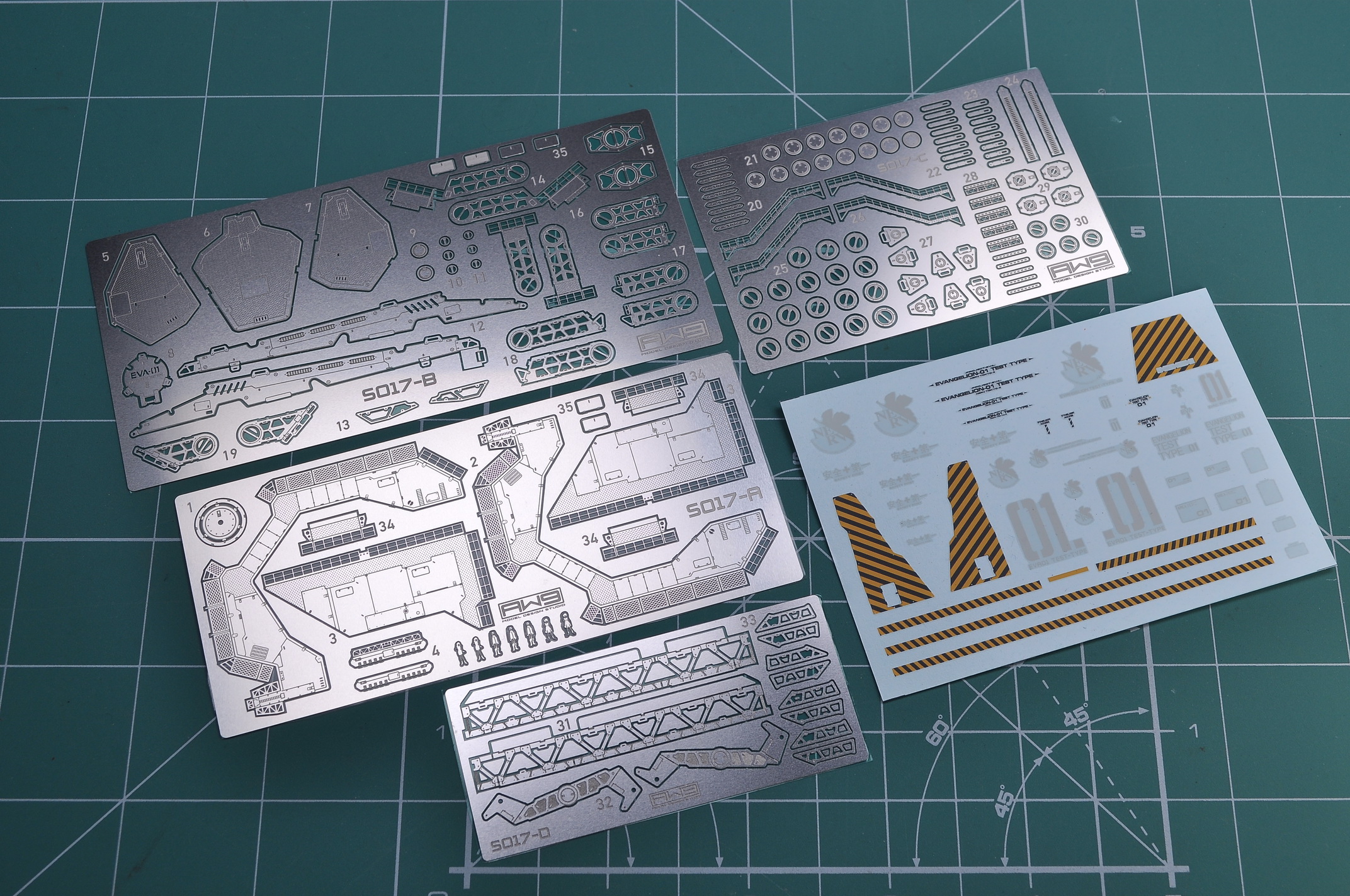 新世纪福音战士蚀刻片带输送台