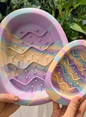 INS韩国猫狗通用硅胶慢食碗防滑蛋碗中小型犬防噎缓食碗宠物用品