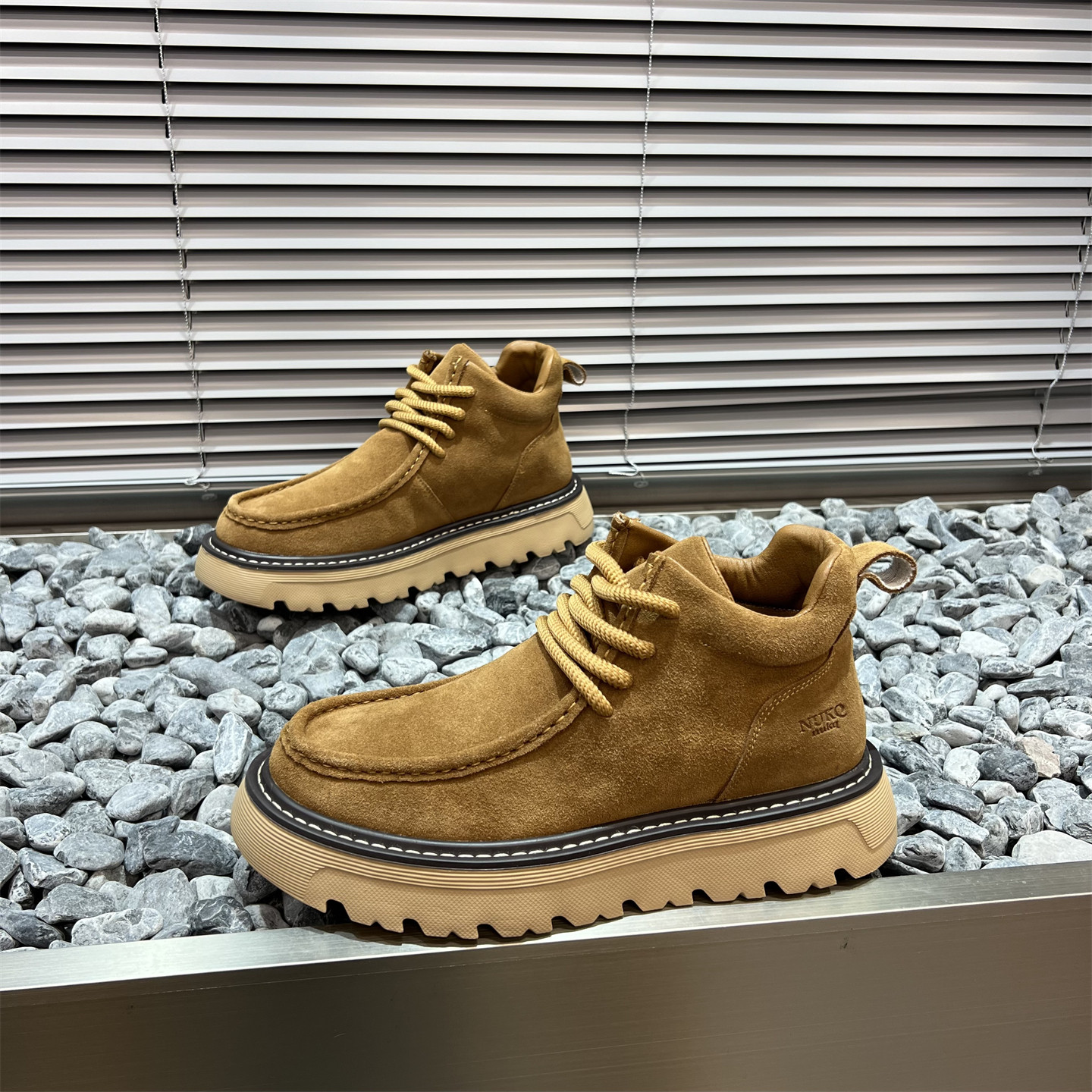 男鞋2025新款冬季英伦复古翻毛皮鞋男士运动厚底增高中帮马丁潮鞋,流行男鞋,单鞋,淘宝优惠券,粉丝福利购,淘宝优惠卷