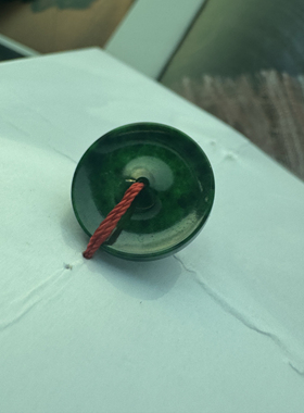 压箱底的老坑辣绿满色复古平安扣