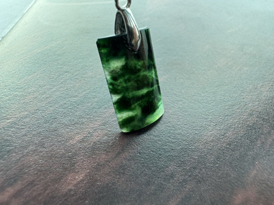 深林不见人 明月来相照 天然翡翠老坑花清无事牌