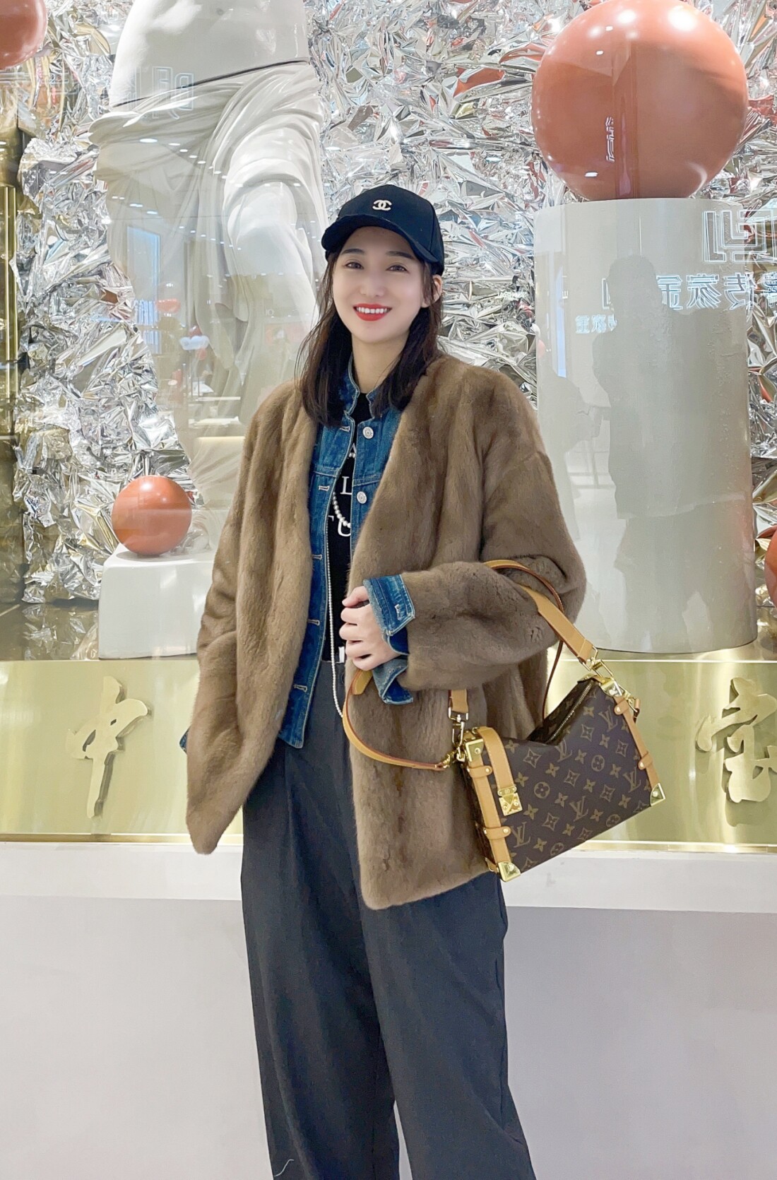 程程家（原来是你）皇冠天鹅绒短二v领水貂短装女