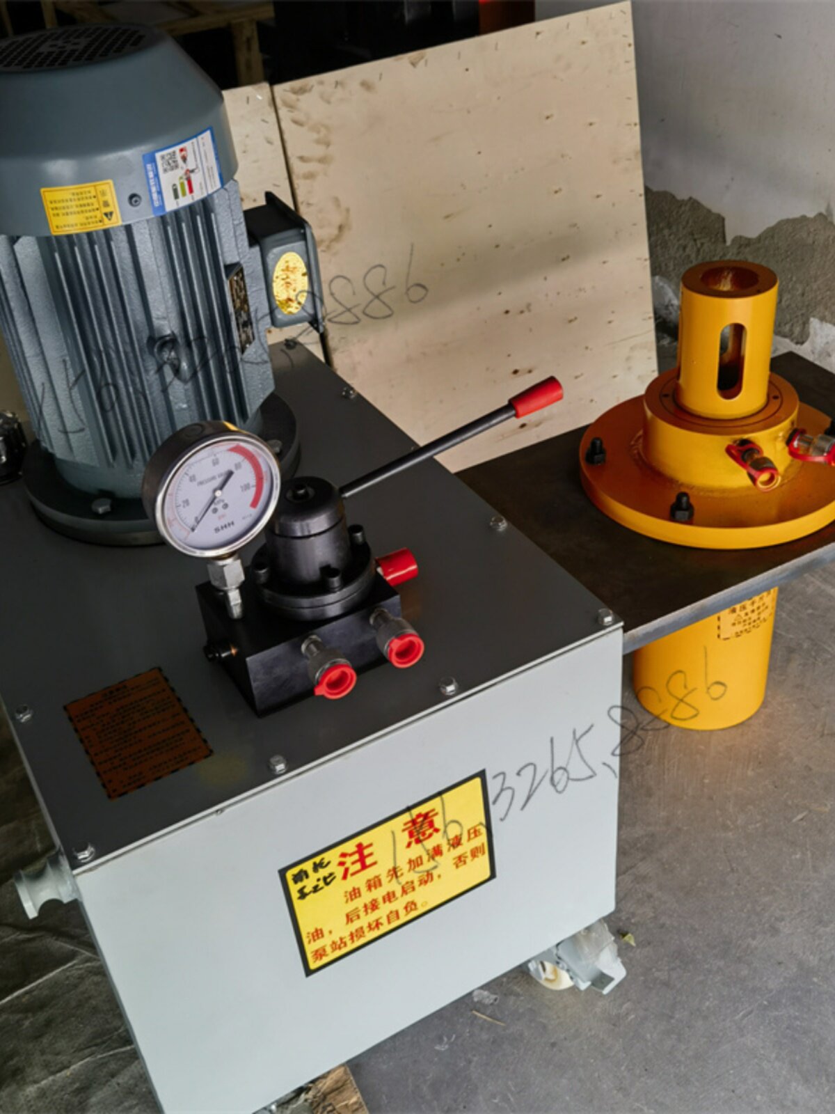 顶管机管道修复液压千斤顶电动液压拉管机管道修复设备碎裂爆管机
