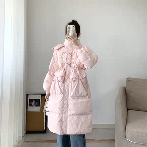 2023年反季清仓新款羽绒服女中长款过膝连帽加厚牛角扣白鸭绒外套