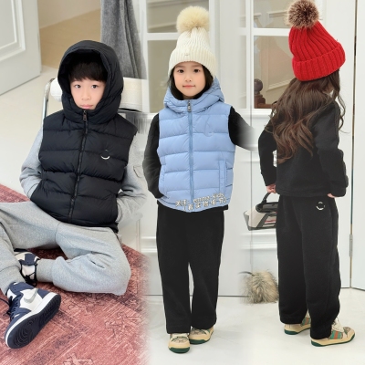 2025秋冬新款男童蓝色连帽羽绒马甲儿童黑色针织纯棉加绒休闲套装
