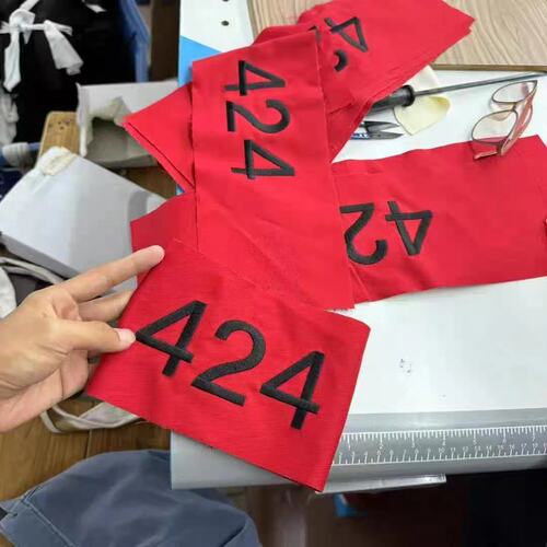 启雾自主高街风格高品质424黑红色全棉袖章刺绣袖标