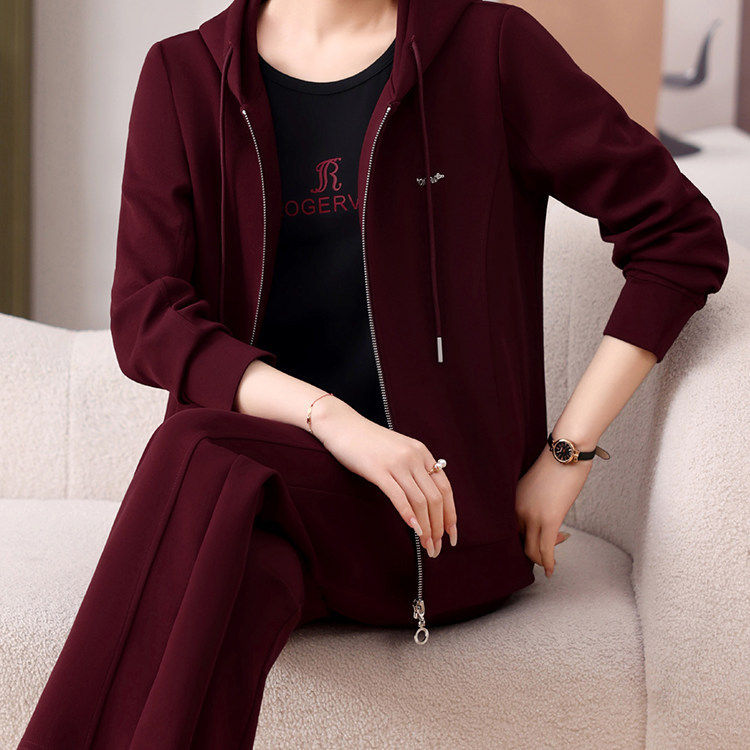 中年妈妈休闲运动服套装女外套春秋中老年妇女连帽卫衣洋气三件套
