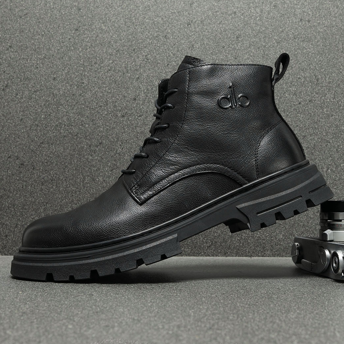 头层牛皮马丁靴男款2025新款高帮皮靴男时尚厚底工装全牛皮靴子男