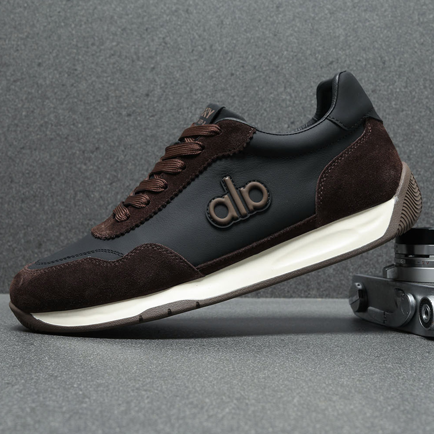 欧洲站男鞋冬季2025新款真皮运动休闲鞋男加绒保暖软底阿甘鞋男款