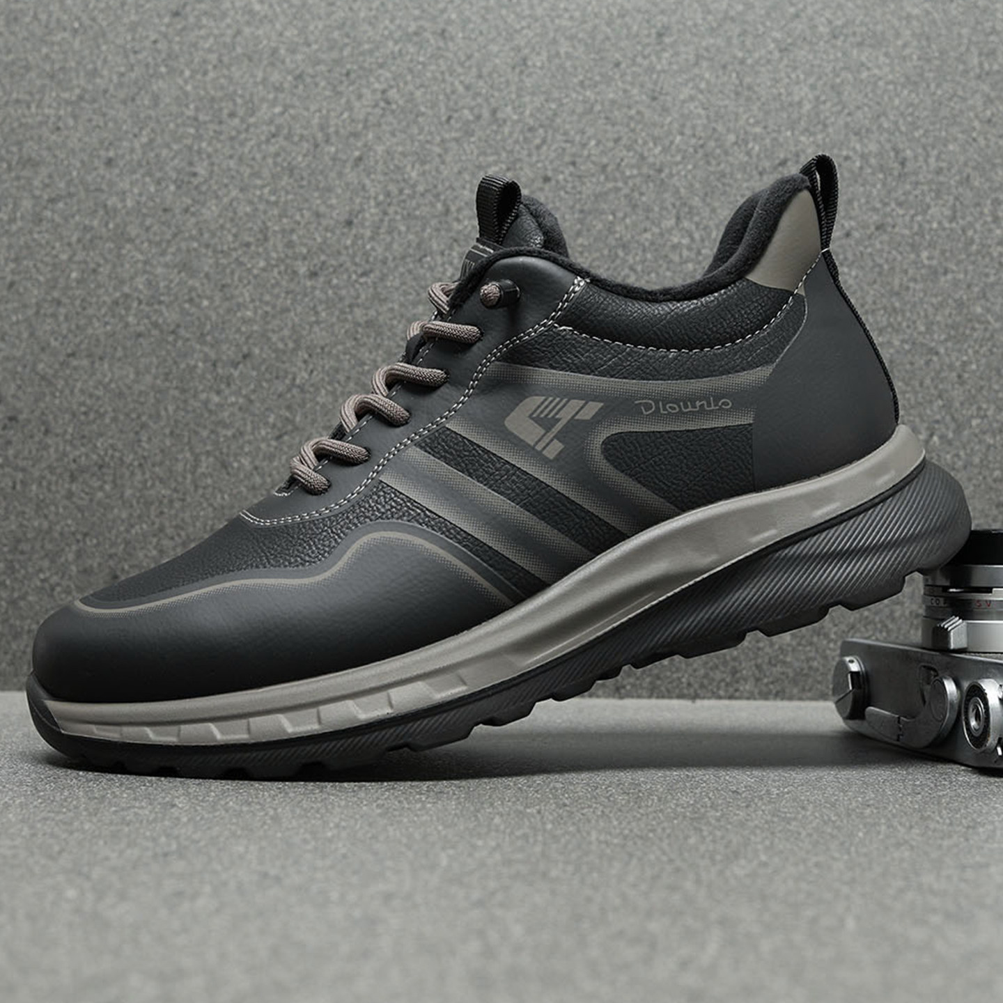 男鞋冬季2025新款加绒运动鞋男款软底舒适一脚蹬旅游鞋保暖二棉鞋