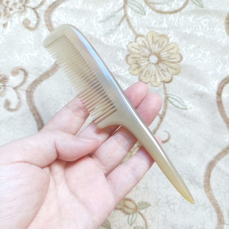 2006年超老店尖尾白牛角细齿梳子儿童挑发梳分边梳扎辫子宜短直发