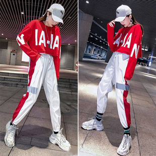 韩版宽松街舞套装女红色字母上衣白色裤子爵士舞演出服运动风